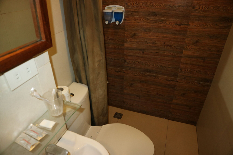 Bathroom 4, Marianne Hotel, Puerto Princesa City
