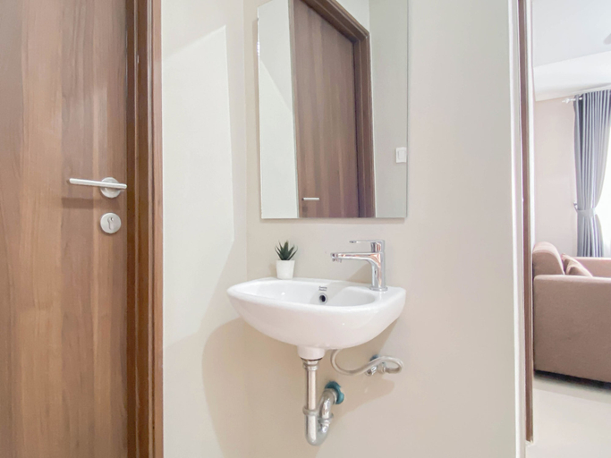 Bathroom 5, Soft Grey 1Br At Royal Sentul Park Apartment, Bogor