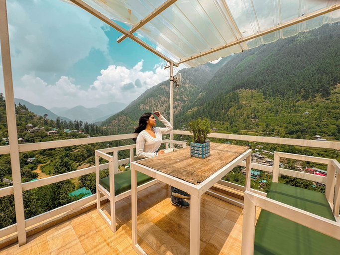 Restaurant 3, Young Monk Hostel Jibhi, Kullu