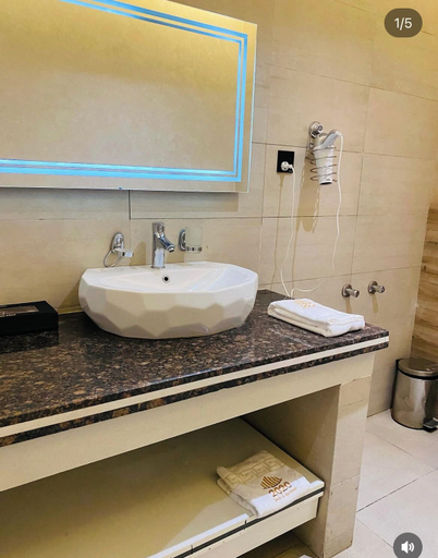 Bathroom 4, Hotel 2020 And Apartments, AbujaMun