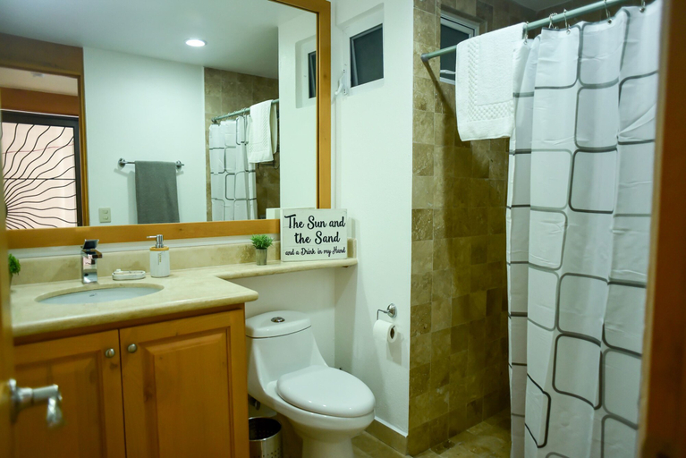 Bathroom, Peninsula 103 2 BR by Casago, La Paz