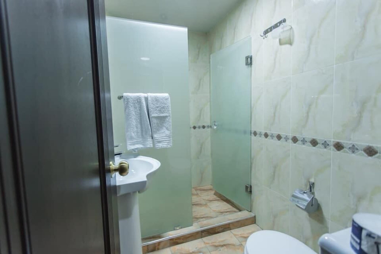 Bathroom, Atlas Hotel, Oxunboboev
