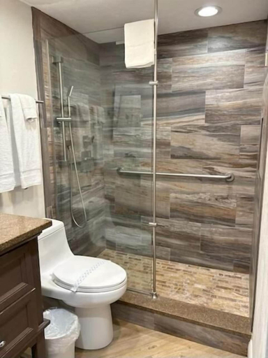 Bathroom 4, Georgian Inn Beach Club, Volusia