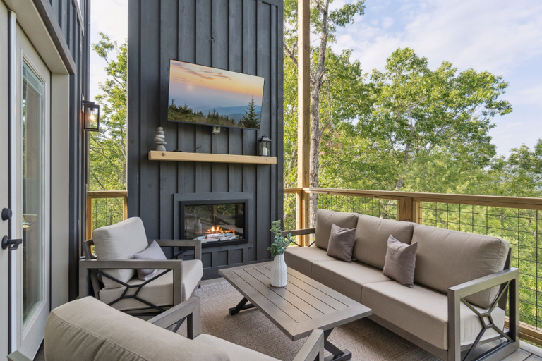 Property grounds 3, Golden Oaks Cabin 3 Bedroom Home, Blount