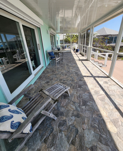 Outdoor dining, Ware-a-dise - Newly Remodeled Home On Calm Caribbean 3 Bedroom Home