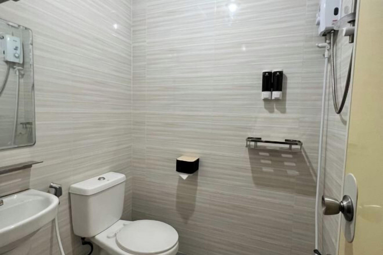 Bathroom 3, Sunny Terrace, Baler