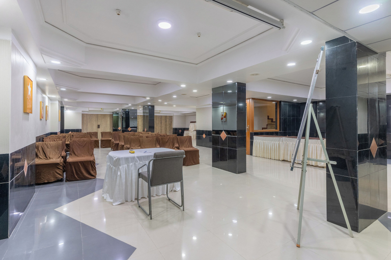 Food & Drinks 4, Hotel Summit, Ahmadabad