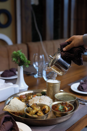 Food & Drinks 4, Accom Hotel, Mechi