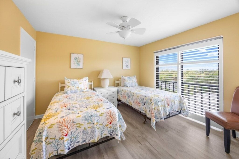 Room 3, Sandpebble 3f 2 Bedroom Condo, Lee