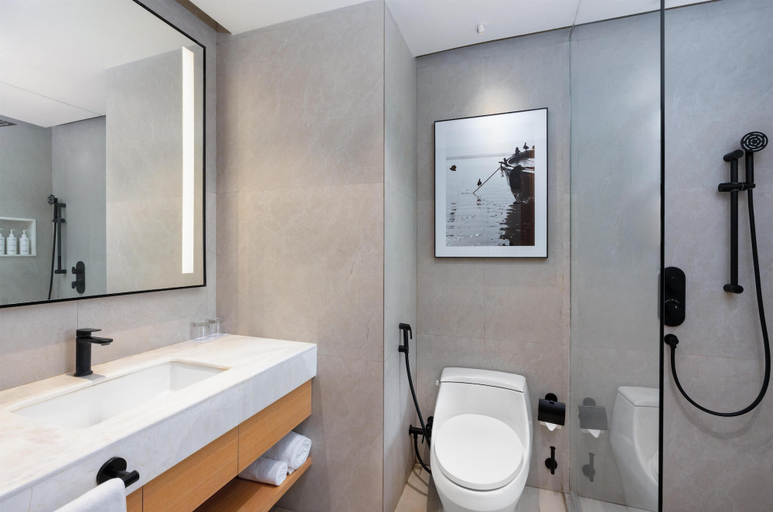 Bathroom 4, Radisson Hotel Prayagraj, Kaushambi