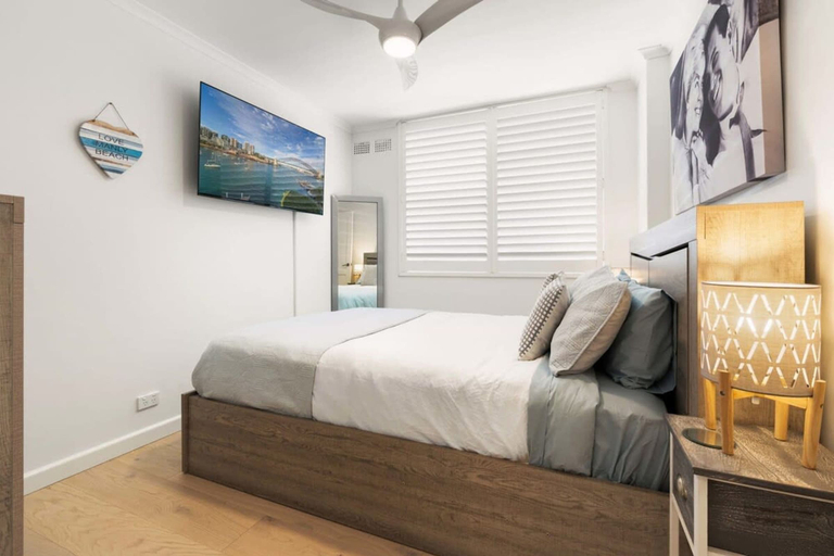 Room 4, Stylish Manly Apartment With Harbour Views, Sydney