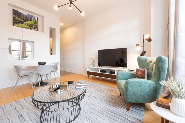 Room 4, Cypress Court II by Rove Travel 1BR Harlem Apt, New York