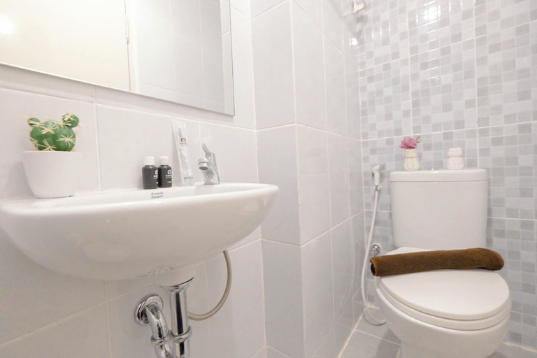 Bathroom 2, Functional Studio Apartment Tokyo Riverside Pik 2, Tangerang