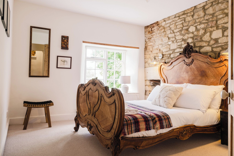 Room 2, Historic 3 BD Cottage in the Cotswolds, Oxfordshire