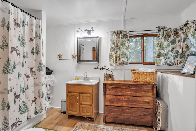 Bathroom 3, Rustic Willow Retreat - Outdoor Adventures 2 Bedroom Cabin by RedAwning, Oneida