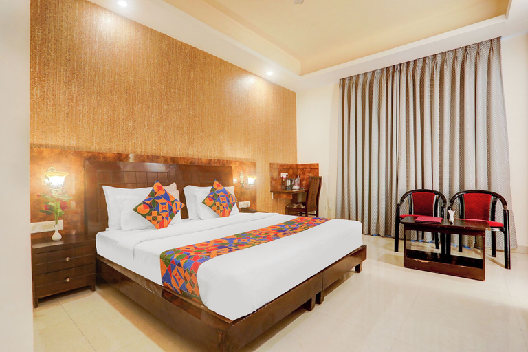 Room 3, Fabhotel Zion Inn, Varanasi