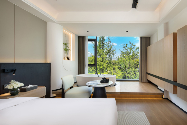 Room 5, Guilin Mingjiang Hotel, Guilin