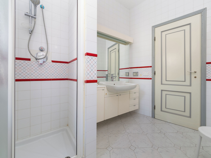 Bathroom 5, Capo Sereno, Napoli