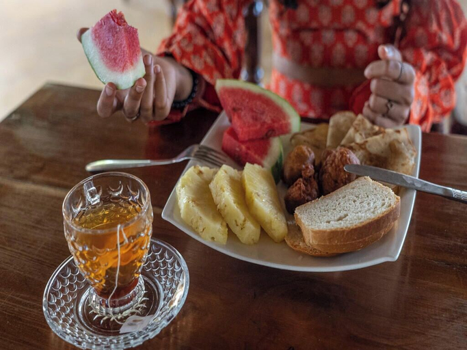Food & Drinks 5, MEREMETA LODGE, Mafia