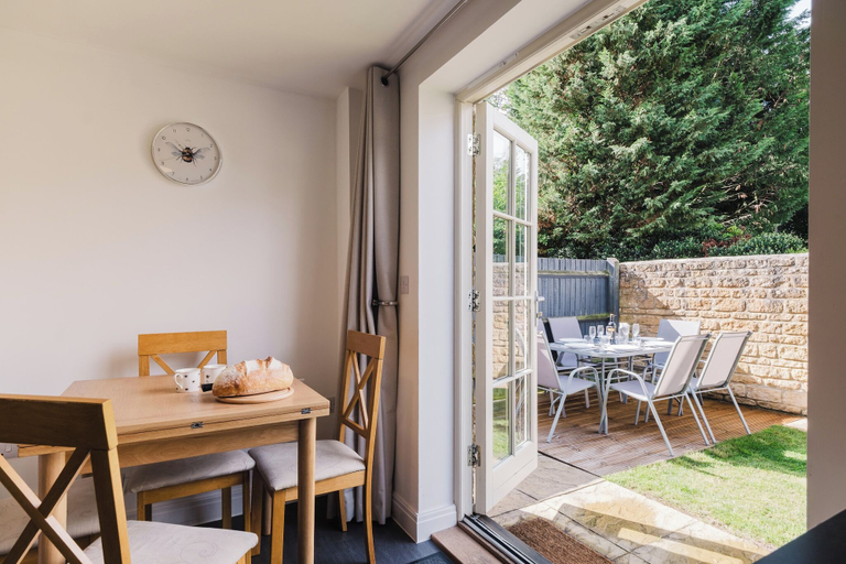 Terrace/patio 3, Charming 2 Bedroom Home in the Cotswolds, Gloucestershire