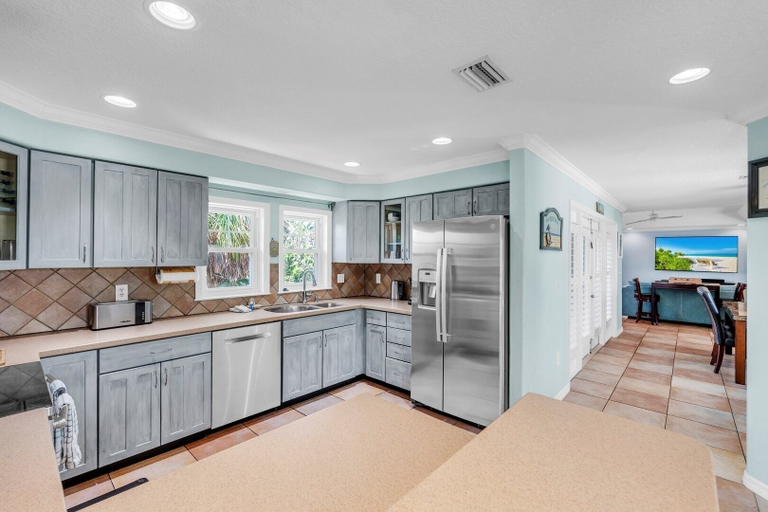 Private kitchen 4, Hammock In The Sun 3 Bedroom Home, Manatee