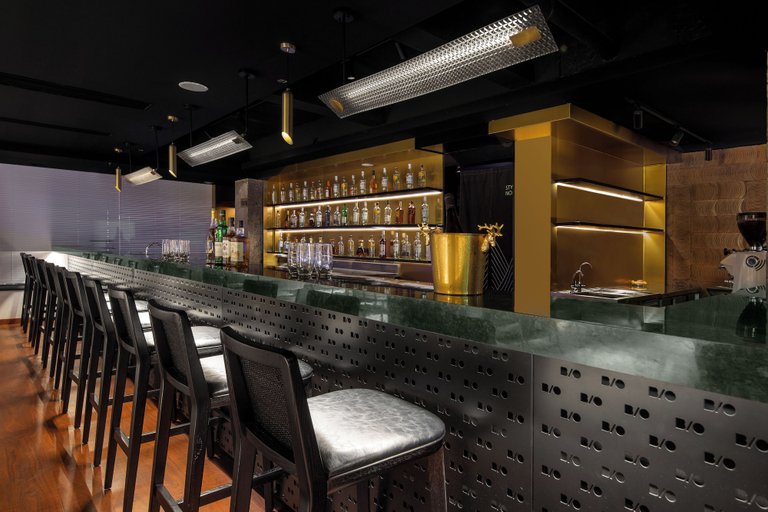 Bar (on property), Yangshuo Bobo jiudian, Guilin