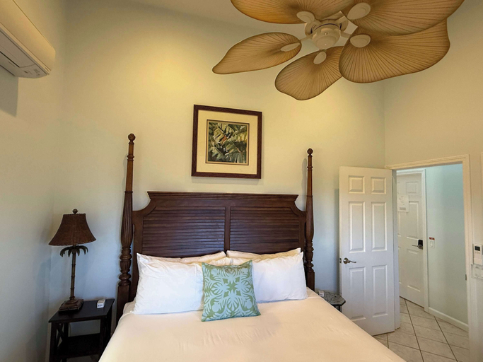 Room 5, Maui Beach House, Maui