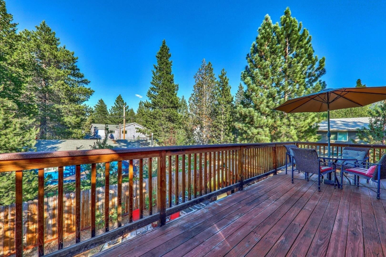 Property grounds, Das Waldhaus 1973p 3 Bedroom Home, El Dorado