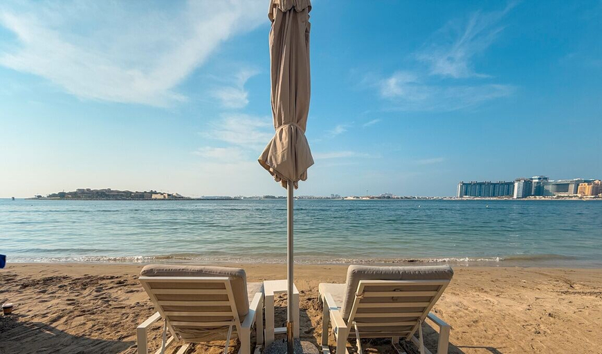 Beach 4, LUX The Atlantis View Luxury Beach Suite, Dubai