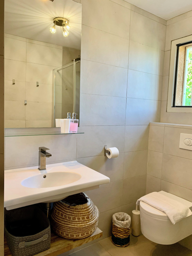 Bathroom 3, residence Guddelmoni, Corse-du-Sud