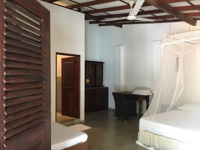 Bedroom 3, Sun N Sea Hotel, Habaraduwa