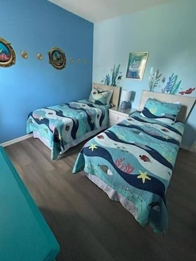 Room 2, Emerald Island Resort 6 Bed Pool & Spa 6 Bedroom Villa, Osceola