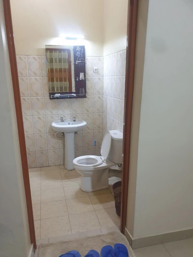 Bathroom, Glory Motel by HODAC Ltd, Nyarugenge