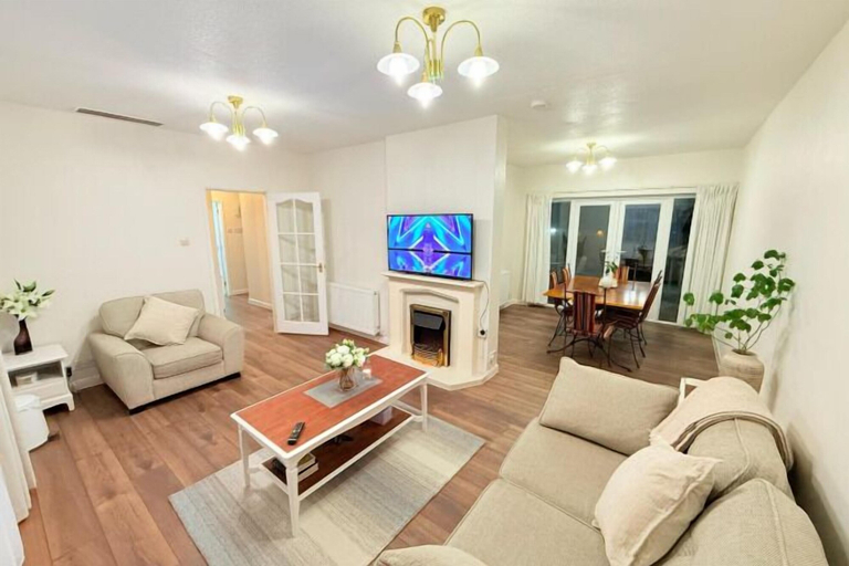 Living area 2, Happy Day, Warwickshire
