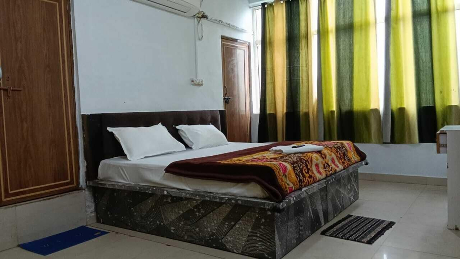 Room 5, Hotel Trishla Inn Lodging & Boarding, Gwalior