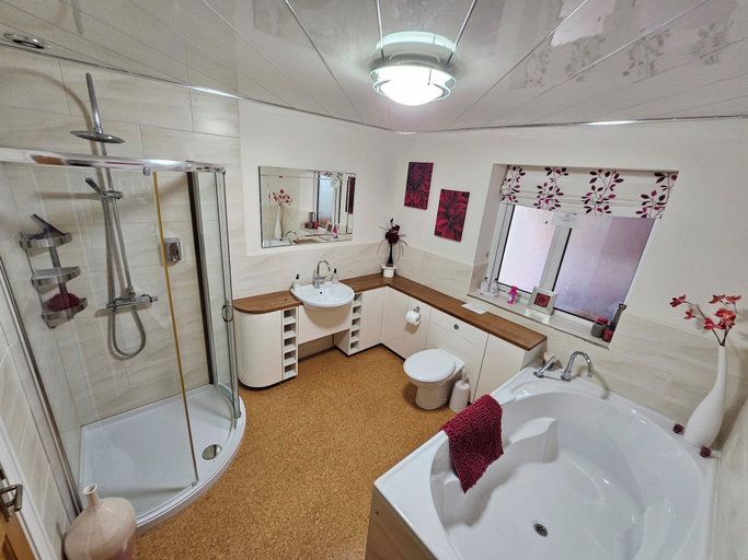 Bathroom 5, Bodfari B&B - Llety'r Eos Ucha, Denbighshire