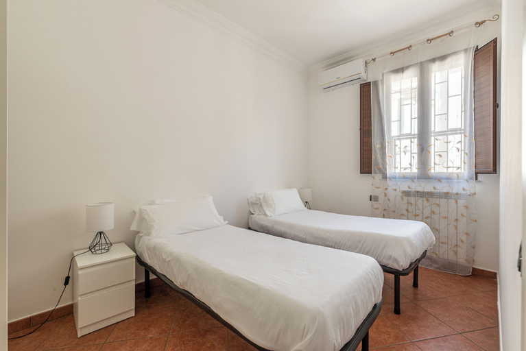 Room 2, Gorizia Apartment by Wonderful Italy, Palermo