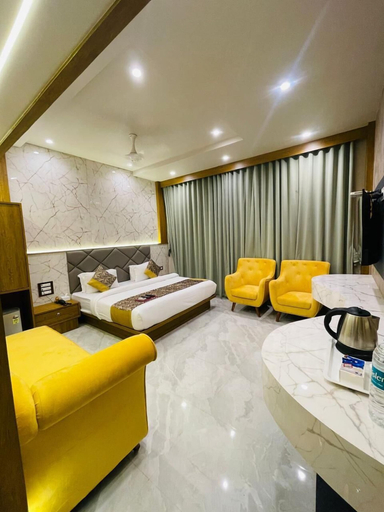 Room 2, HOTEL DOUBLE CROWN Mumbai AIRPORT T2, Mumbai Suburban