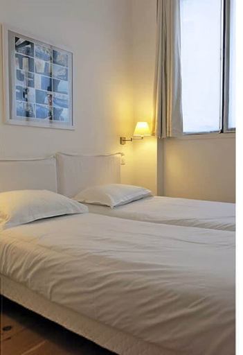 Bedroom 2, Petit Vinaigriers Republique Citycosy, Paris
