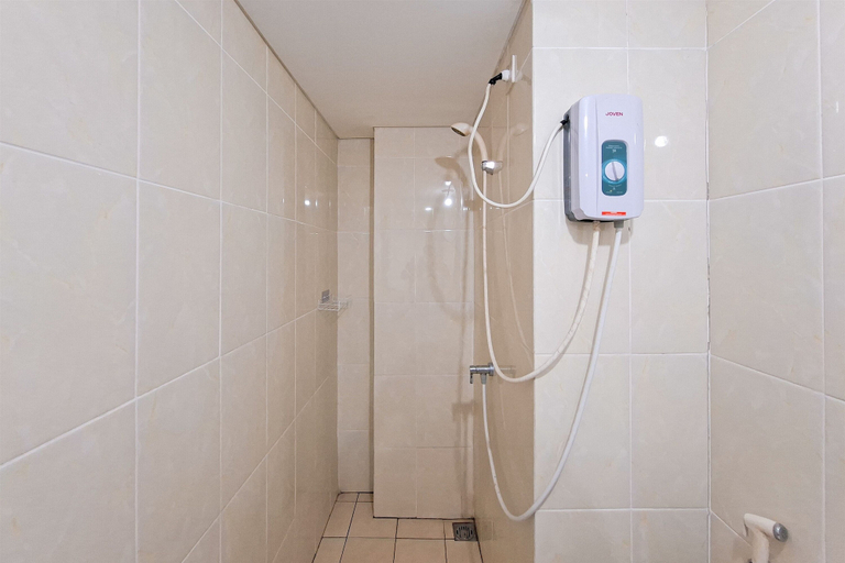 Bathroom 3, Best Location 2Br Apartment At M-Town Residence Near Summarecon Mall, Tangerang