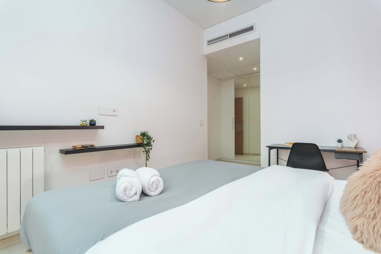 Room 3, Viva 3-BR Apt in Waterfront Dbayeh, El Metn