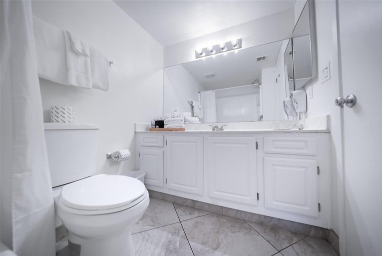 Bathroom, 202 Fully Furnished with WiFi by RedAwning, Maricopa