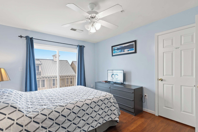 Room 1, 5 Corner Store Ln Sunset Island, Worcester
