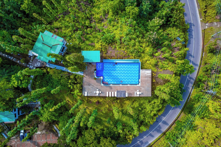 Front of property 4, Green Peak Resorts, Bandarbon
