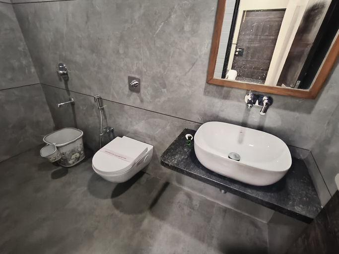 Bathroom 3, Hotel Triton, Mumbai City
