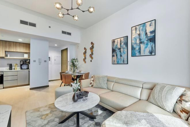 Living area, bnbme Luxurious Canal View Apt w/ Pool & Gym, Dubai