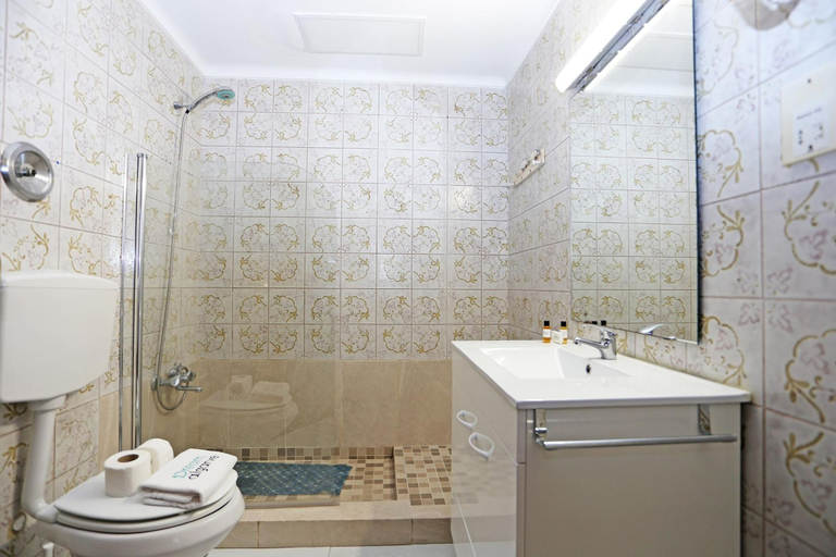 Room 5, V 04 - Apartment 4 in Seacliff Albufeira, Albufeira