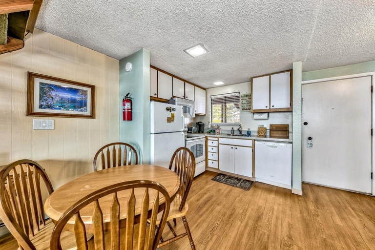 Private kitchen 4, 920 Bal Bijou 1 Bedroom Condo, El Dorado