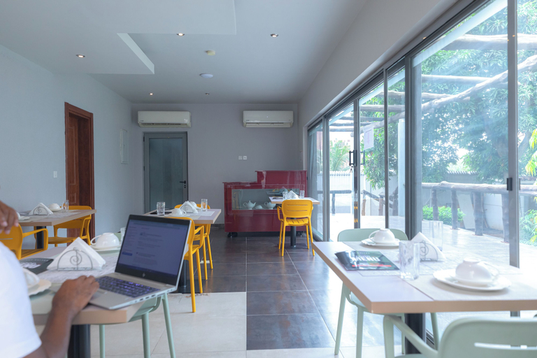Food & Drinks 5, Sky Suites Airport, Accra