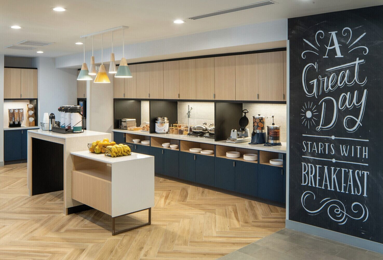 Breakfast area, Towneplace Suites by Marriott Kernersville, Forsyth